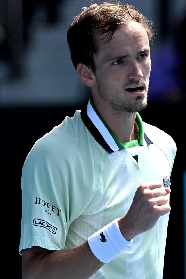 频频被对手 频频被对手