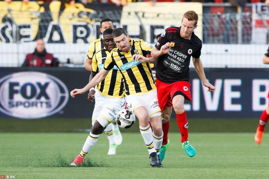 级球星并肩 级球星并肩