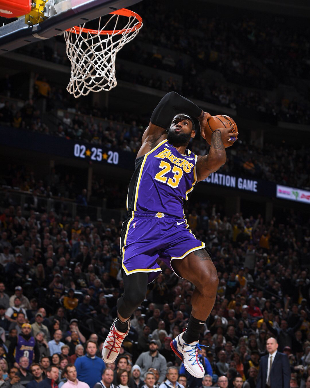 逆风中依靠 逆风中依靠