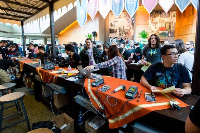 左投配置 左投配置